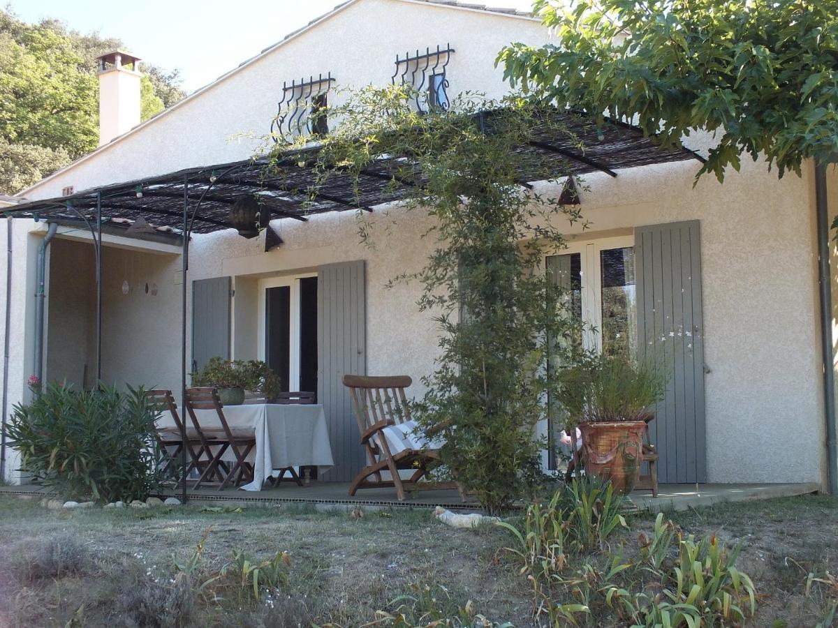 Une Ronce Sous Le Figuier Rousset-les-Vignes Luaran gambar