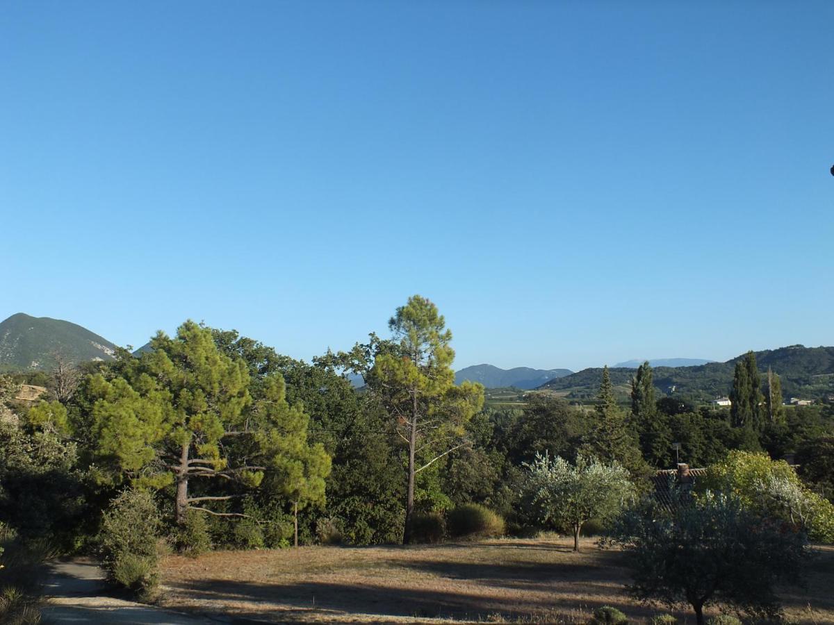 Une Ronce Sous Le Figuier Rousset-les-Vignes Luaran gambar